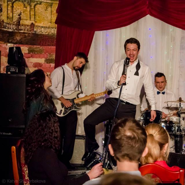 Ресторанный сервис бронирования столиков menu-rest.com - Интерьер ресторана "Ретро Кафе "