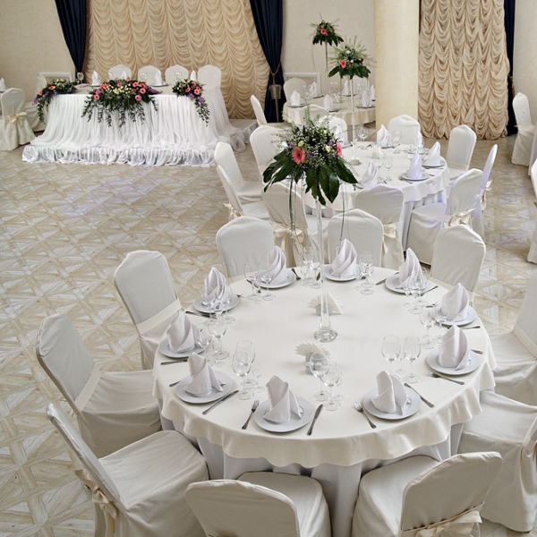 Ресторанный сервис бронирования столиков menu-rest.com - Интерьер ресторана "River Hall"