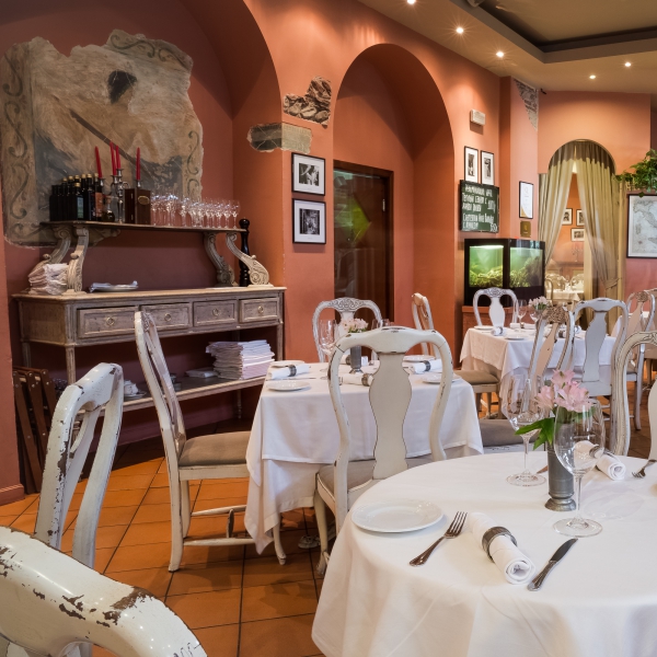 Ресторанный сервис бронирования столиков menu-rest.com - Интерьер ресторана "Итальянец"