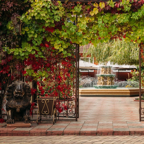 Ресторанный сервис бронирования столиков menu-rest.com - Интерьер ресторана "Гранд Фэмили"