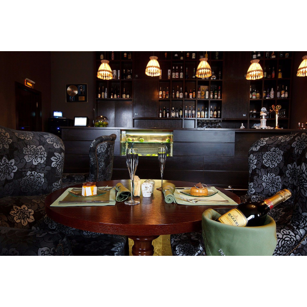 Ресторанный сервис бронирования столиков menu-rest.com - Интерьер ресторана "Delonix"