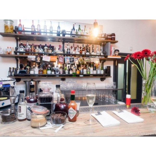 Ресторанный сервис бронирования столиков menu-rest.com - Интерьер ресторана "Moments"