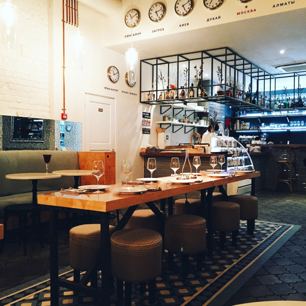 Ресторанный сервис бронирования столиков menu-rest.com - Интерьер ресторана "Buro Canteen"