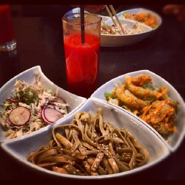 Ресторанный сервис бронирования столиков menu-rest.com - Интерьер ресторана "Две палочки"