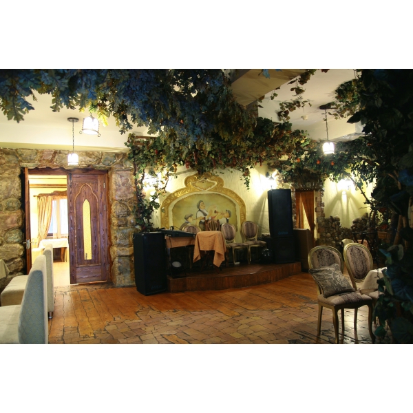 Ресторанный сервис бронирования столиков menu-rest.com - Интерьер ресторана "Сады Семирамиды"