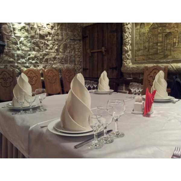 Ресторанный сервис бронирования столиков menu-rest.com - Интерьер ресторана "Старый Город"