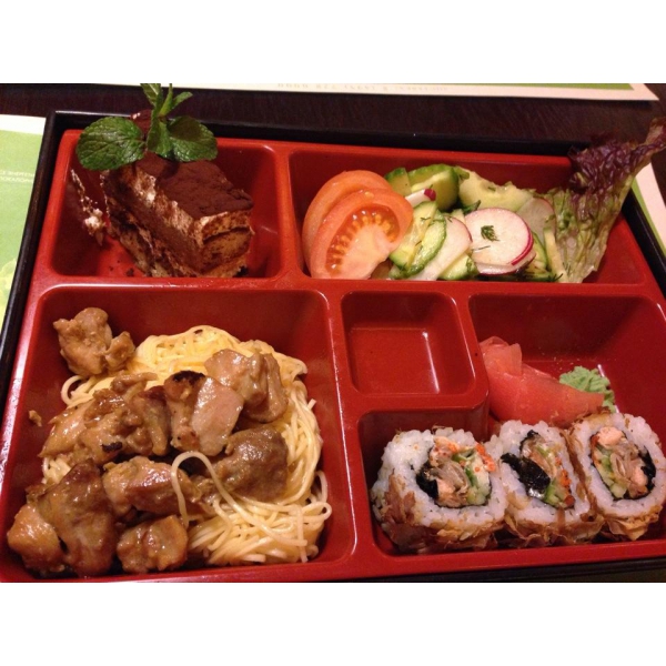 Ресторанный сервис бронирования столиков menu-rest.com - Интерьер ресторана "Maki Maki"