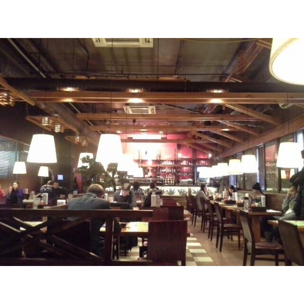 Ресторанный сервис бронирования столиков menu-rest.com - Интерьер ресторана "Maki Maki"