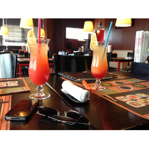 Ресторанный сервис бронирования столиков menu-rest.com - Интерьер ресторана "Maki Maki"