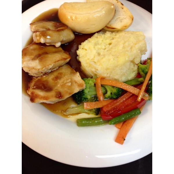 Ресторанный сервис бронирования столиков menu-rest.com - Интерьер ресторана "Maki Maki"