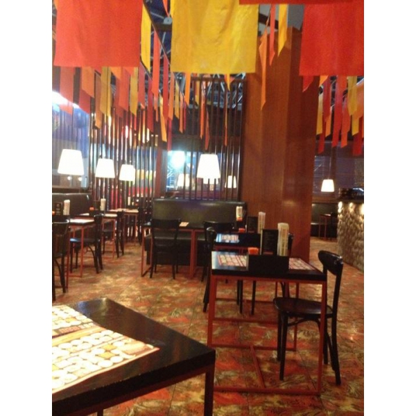 Ресторанный сервис бронирования столиков menu-rest.com - Интерьер ресторана "Maki Maki"