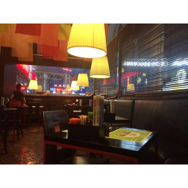 Ресторанный сервис бронирования столиков menu-rest.com - Интерьер ресторана "Maki Maki"