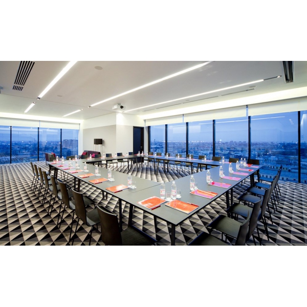 Ресторанный сервис бронирования столиков menu-rest.com - Интерьер ресторана "АЗИМУТ Отель Санкт-Петербург"