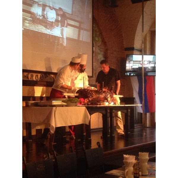 Ресторанный сервис бронирования столиков menu-rest.com - Интерьер ресторана "Старгород"