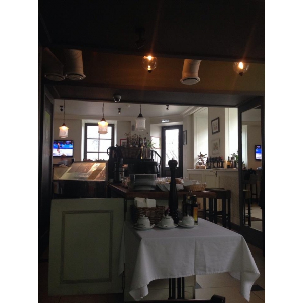 Ресторанный сервис бронирования столиков menu-rest.com - Интерьер ресторана "Romeo`s bar & kitchen"