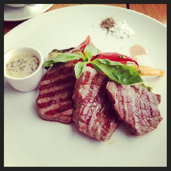 Ресторанный сервис бронирования столиков menu-rest.com - Интерьер ресторана "Наbeerежная"