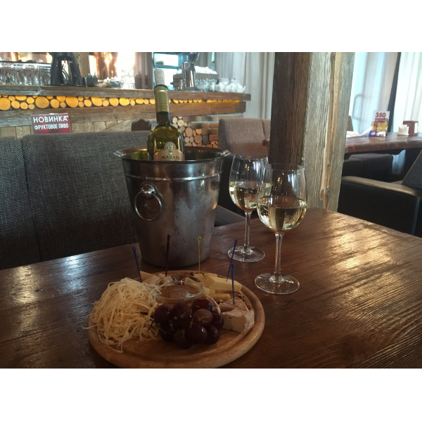 Ресторанный сервис бронирования столиков menu-rest.com - Интерьер ресторана "Burik-beer"