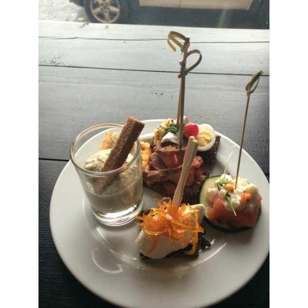 Ресторанный сервис бронирования столиков menu-rest.com - Интерьер ресторана "Бутерbrodskyбар"