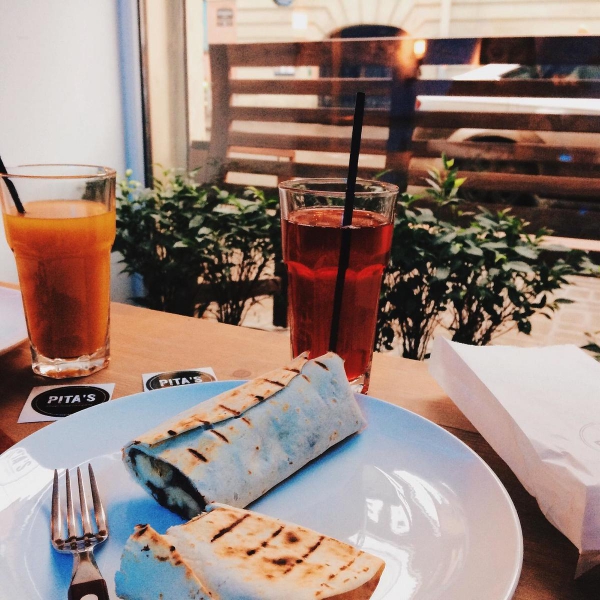 Ресторанный сервис бронирования столиков menu-rest.com - Интерьер ресторана "Pita`s"