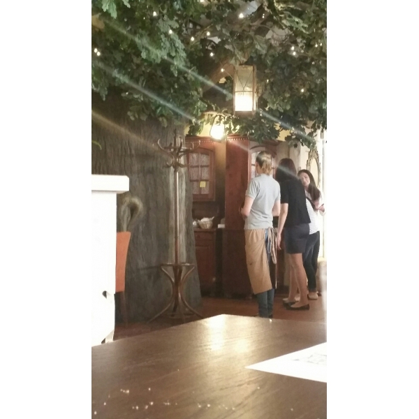 Ресторанный сервис бронирования столиков menu-rest.com - Интерьер ресторана "Мама на даче"