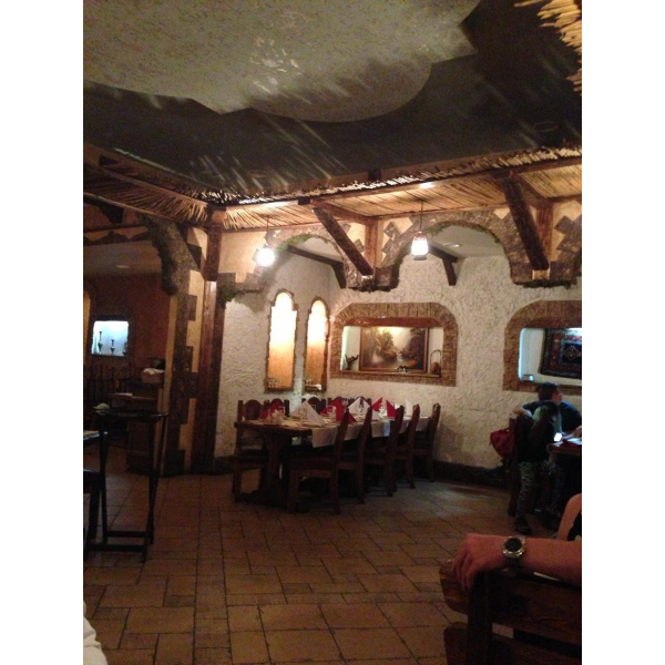 Ресторанный сервис бронирования столиков menu-rest.com - Интерьер ресторана "Старый город"