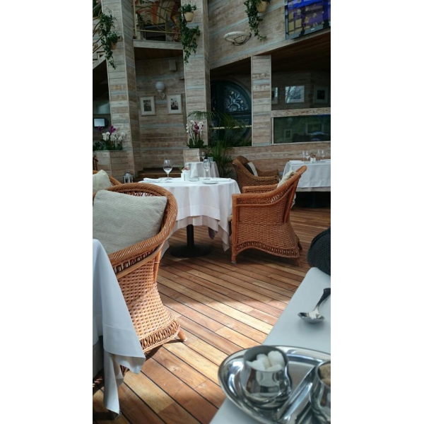 Ресторанный сервис бронирования столиков menu-rest.com - Интерьер ресторана "МОМО"