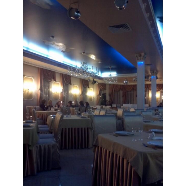 Ресторанный сервис бронирования столиков menu-rest.com - Интерьер ресторана "Водопад"