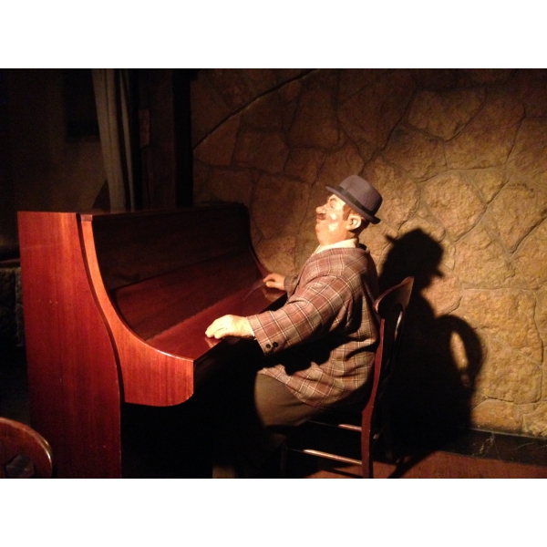 Ресторанный сервис бронирования столиков menu-rest.com - Интерьер ресторана "Толстый Фраер"