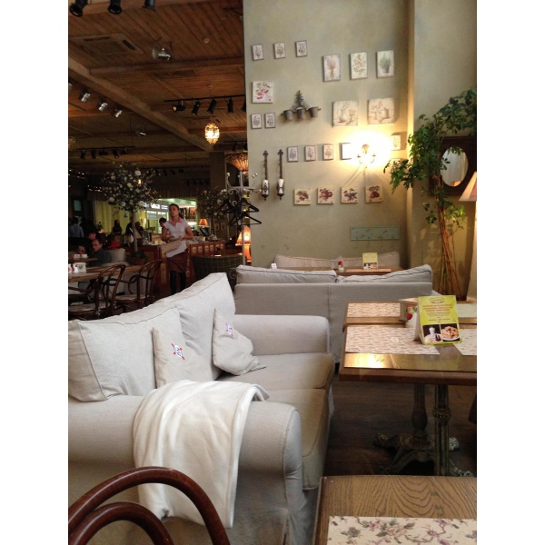 Ресторанный сервис бронирования столиков menu-rest.com - Интерьер ресторана "Плюшкин"