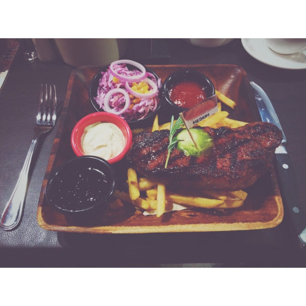 Ресторанный сервис бронирования столиков menu-rest.com - Интерьер ресторана "Steak Club"