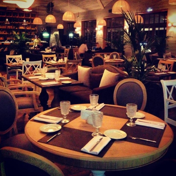 Ресторанный сервис бронирования столиков menu-rest.com - Интерьер ресторана "Villa Zималеtо"