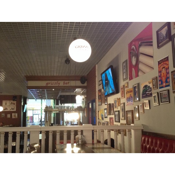 Ресторанный сервис бронирования столиков menu-rest.com - Интерьер ресторана "Grizzly Bar"