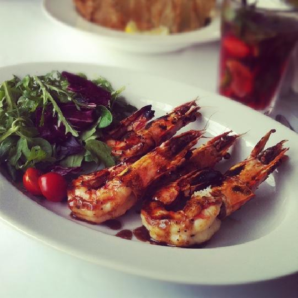 Ресторанный сервис бронирования столиков menu-rest.com - Интерьер ресторана "На речке"