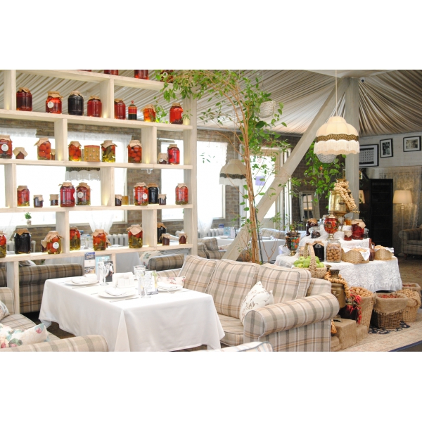 Ресторанный сервис бронирования столиков menu-rest.com - Интерьер ресторана "На речке"