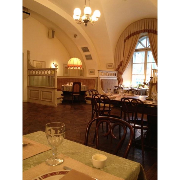 Ресторанный сервис бронирования столиков menu-rest.com - Интерьер ресторана "Русская Рюмочная №1"