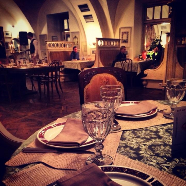 Ресторанный сервис бронирования столиков menu-rest.com - Интерьер ресторана "Русская Рюмочная №1"