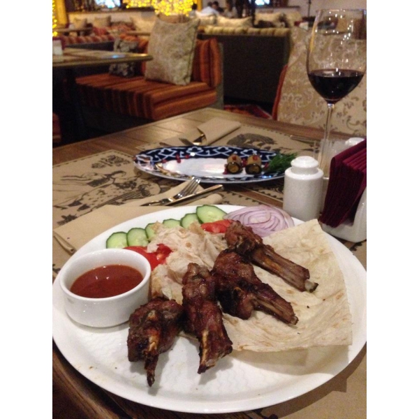 Ресторанный сервис бронирования столиков menu-rest.com - Интерьер ресторана "Бахрома"