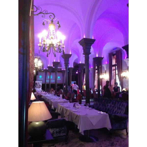 Ресторанный сервис бронирования столиков menu-rest.com - Интерьер ресторана "Гимназия"