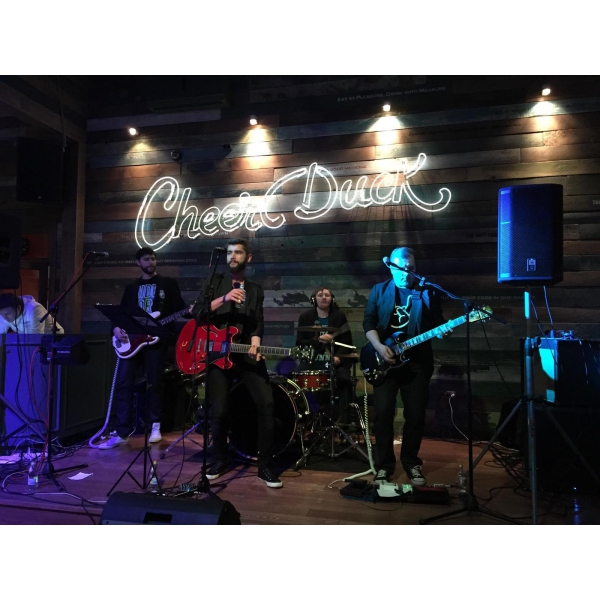 Ресторанный сервис бронирования столиков menu-rest.com - Интерьер ресторана "CheerDuck"