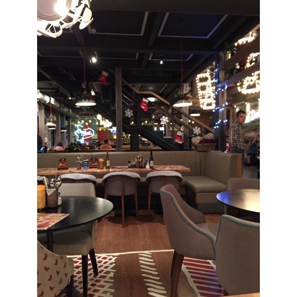 Ресторанный сервис бронирования столиков menu-rest.com - Интерьер ресторана "CheerDuck"