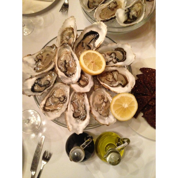 Ресторанный сервис бронирования столиков menu-rest.com - Интерьер ресторана "Chin-Chin Cafe"