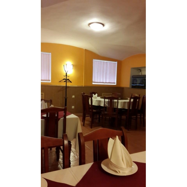 Ресторанный сервис бронирования столиков menu-rest.com - Интерьер ресторана "Павлин"