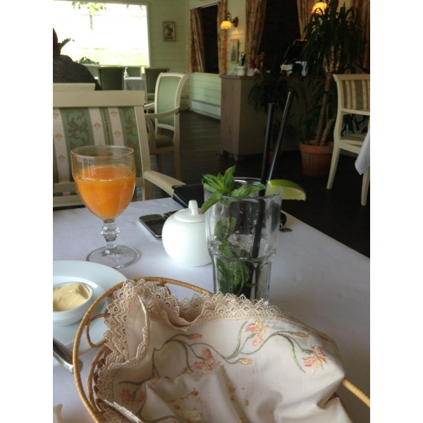 Ресторанный сервис бронирования столиков menu-rest.com - Интерьер ресторана "Юность"