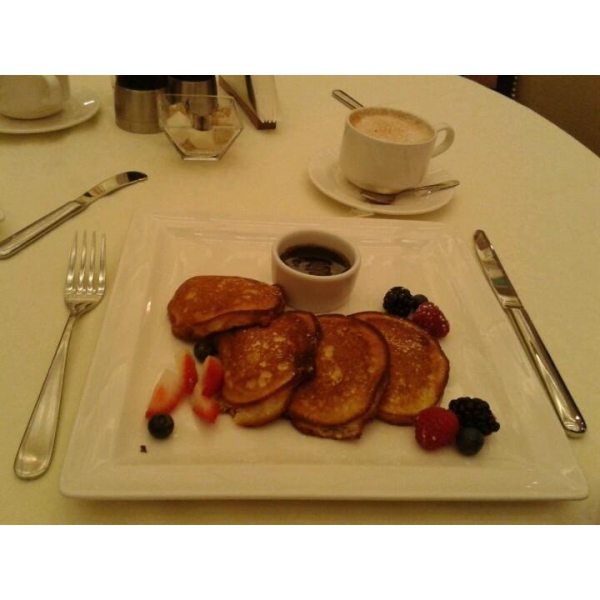 Ресторанный сервис бронирования столиков menu-rest.com - Интерьер ресторана "Нож справа, вилка слева"