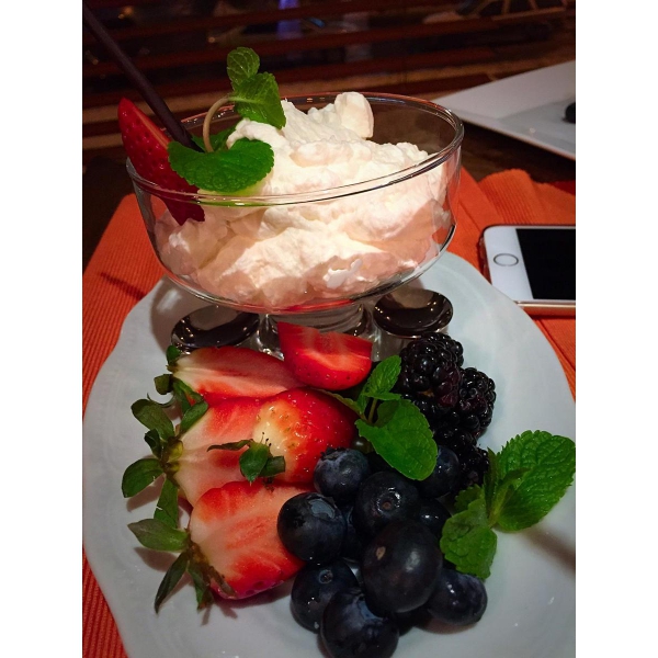 Ресторанный сервис бронирования столиков menu-rest.com - Интерьер ресторана "HENRY"