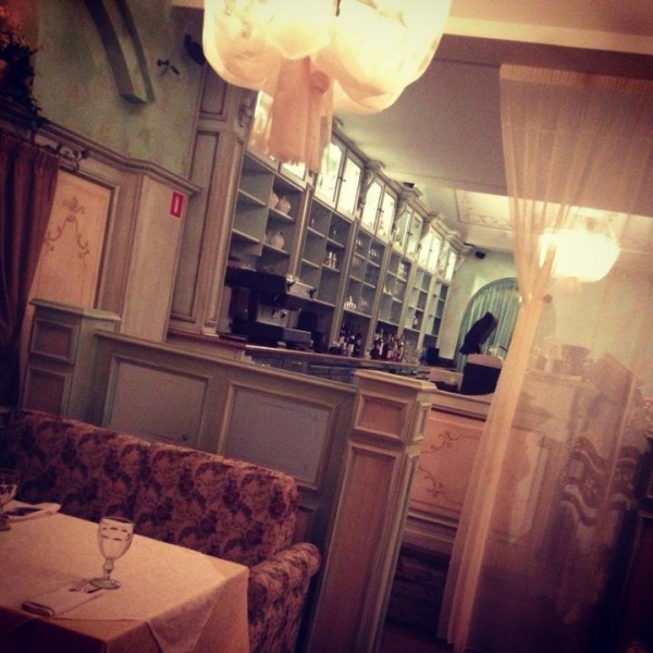 Ресторанный сервис бронирования столиков menu-rest.com - Интерьер ресторана "Абрикос"