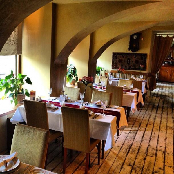 Ресторанный сервис бронирования столиков menu-rest.com - Интерьер ресторана "Эривань"