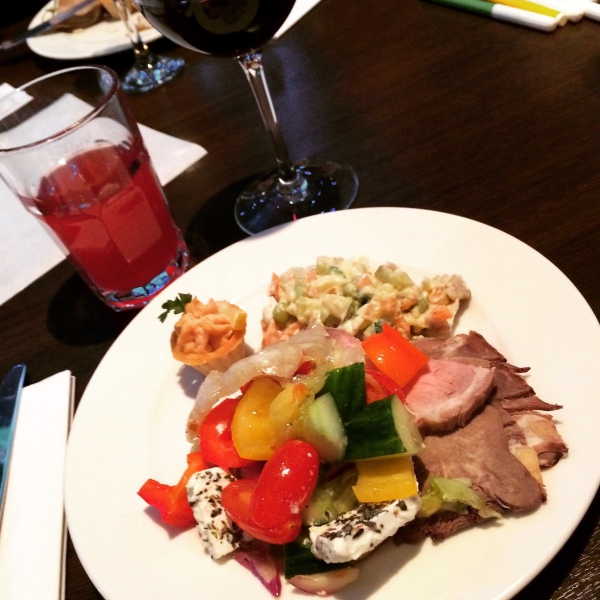 Ресторанный сервис бронирования столиков menu-rest.com - Интерьер ресторана "Трибуна"