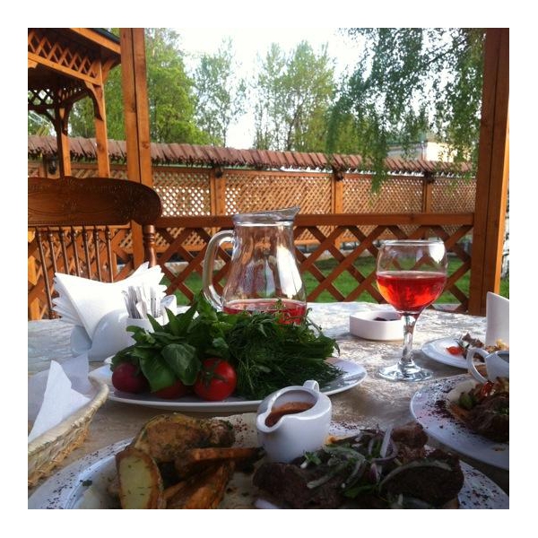 Ресторанный сервис бронирования столиков menu-rest.com - Интерьер ресторана "Лесная сказка"