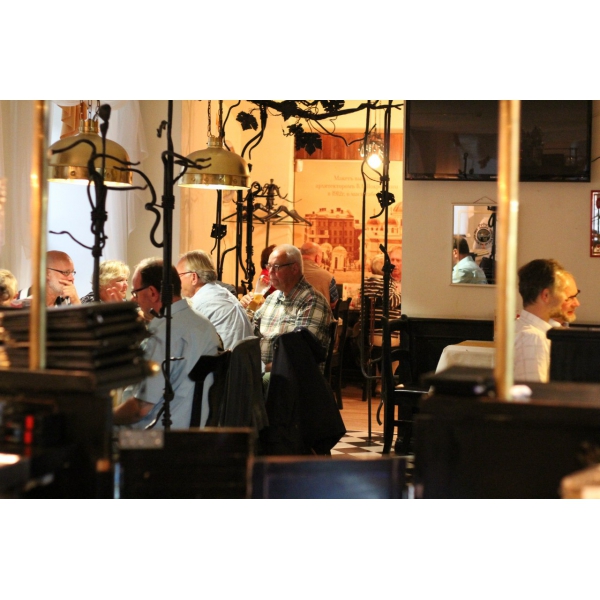 Ресторанный сервис бронирования столиков menu-rest.com - Интерьер ресторана "Warsteiner Forum"